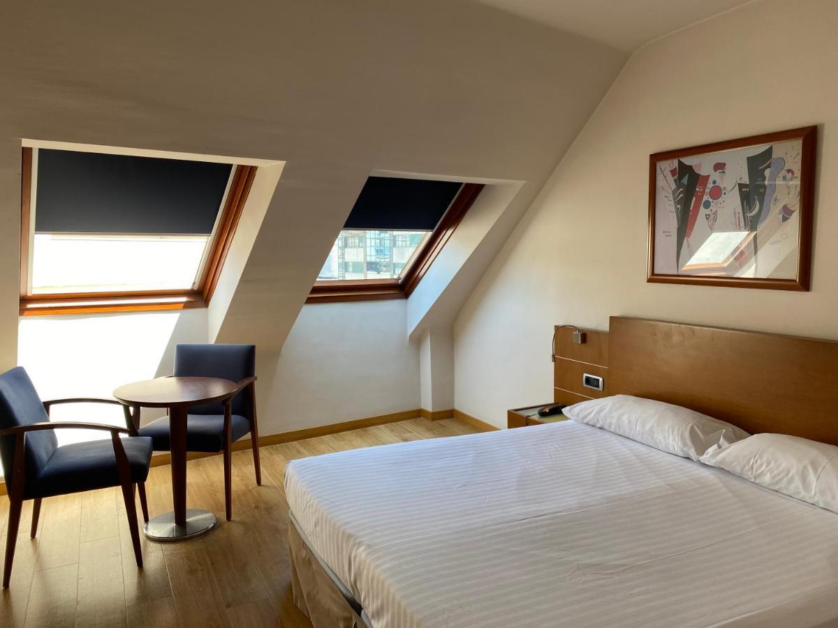 Duerming Longoria Plaza Hotel Oviedo Zewnętrze zdjęcie